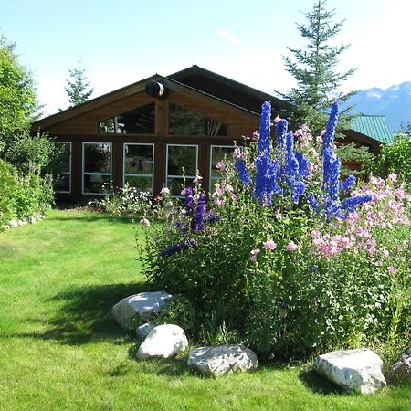 Whitewater Lodge Golden Dış mekan fotoğraf