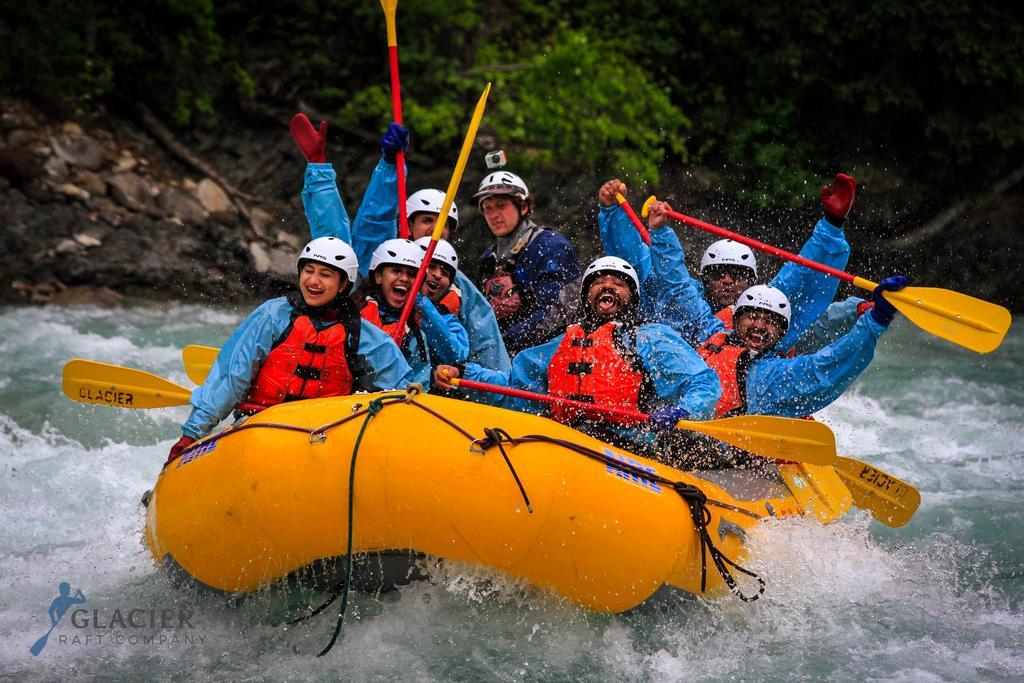 Whitewater Lodge Golden Dış mekan fotoğraf