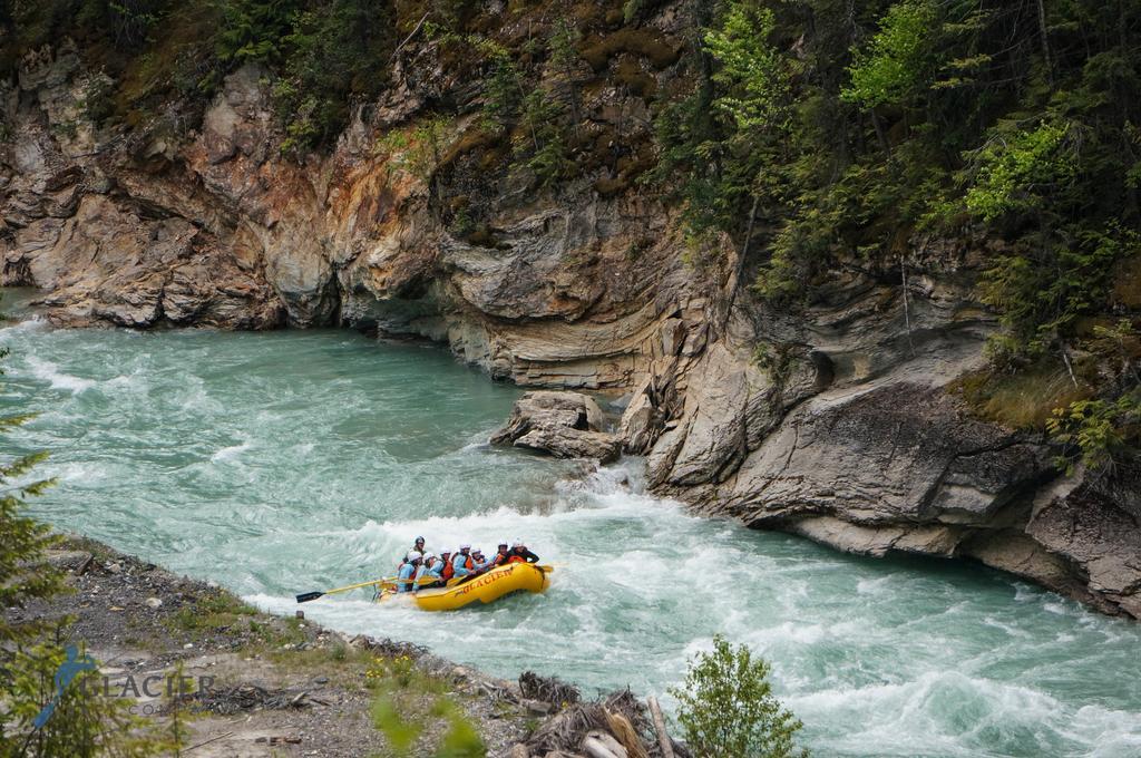 Whitewater Lodge Golden Dış mekan fotoğraf