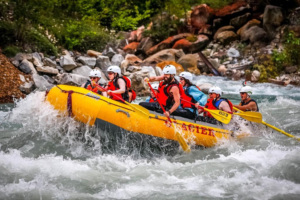 Whitewater Lodge Golden Dış mekan fotoğraf