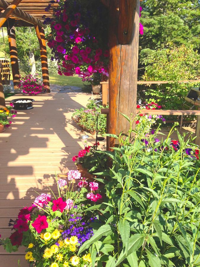 Whitewater Lodge Golden Dış mekan fotoğraf