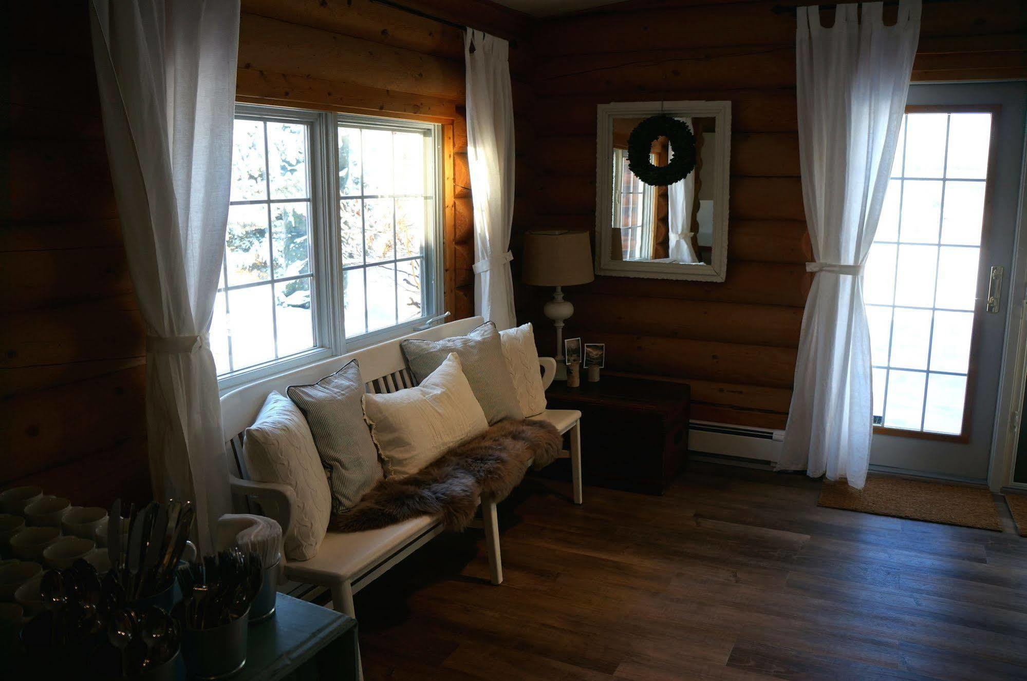 Whitewater Lodge Golden Dış mekan fotoğraf